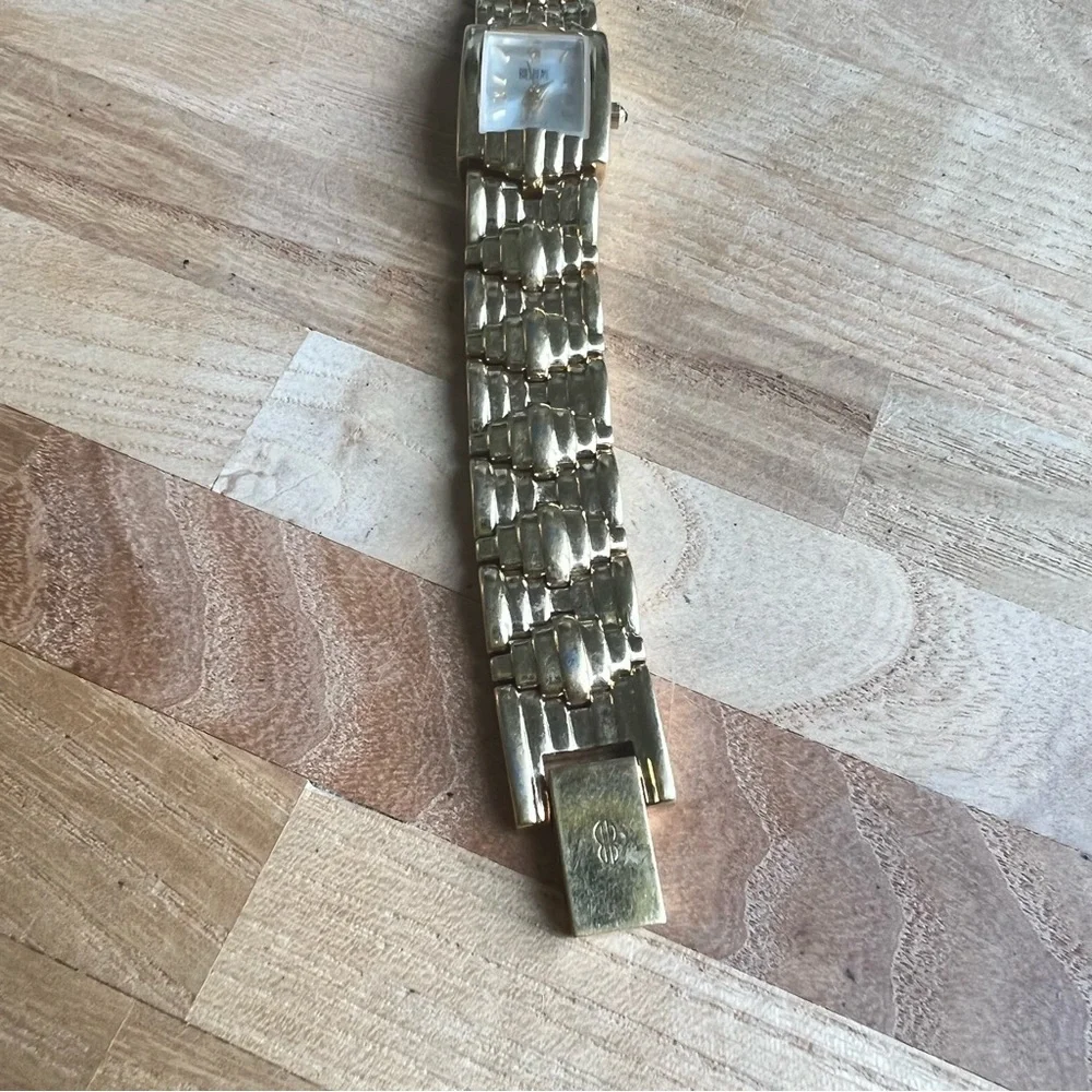 Bill Blass ladies rectangular gold tone Art Deco style dress Watch NEW BATTERY
